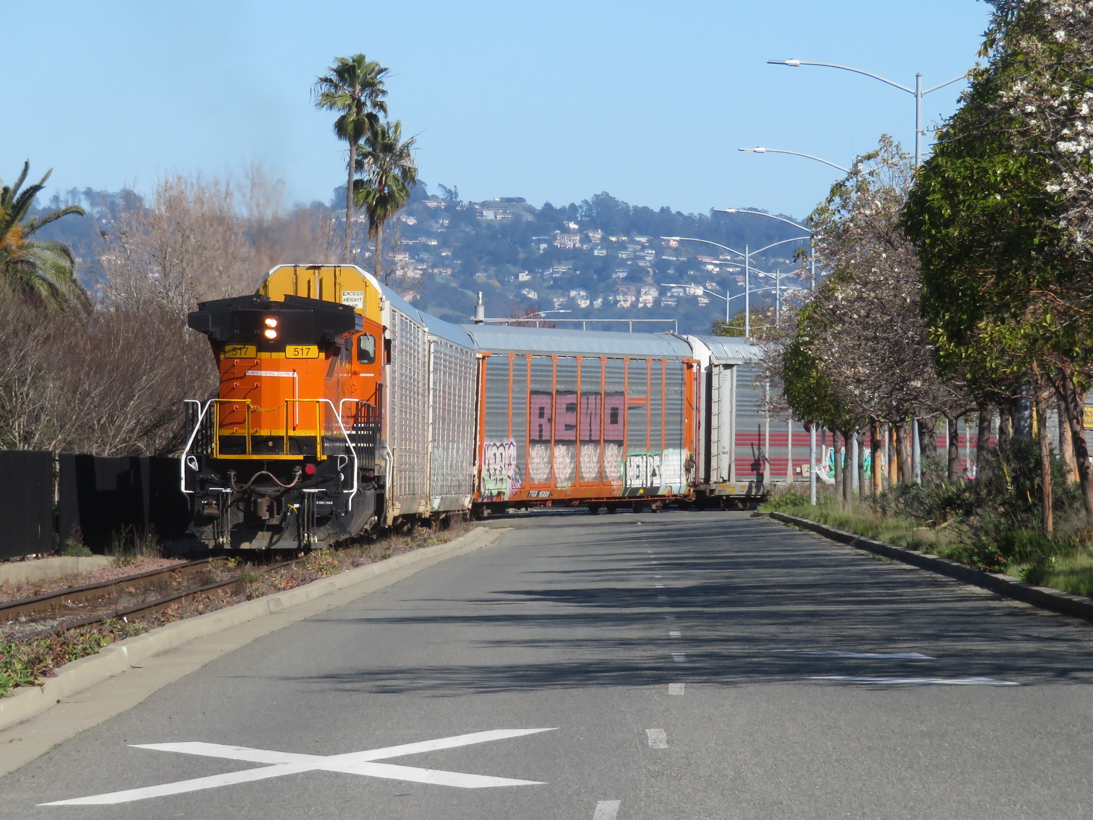 BNSF switching move crossing Cutting Boulevard, Point Richmond