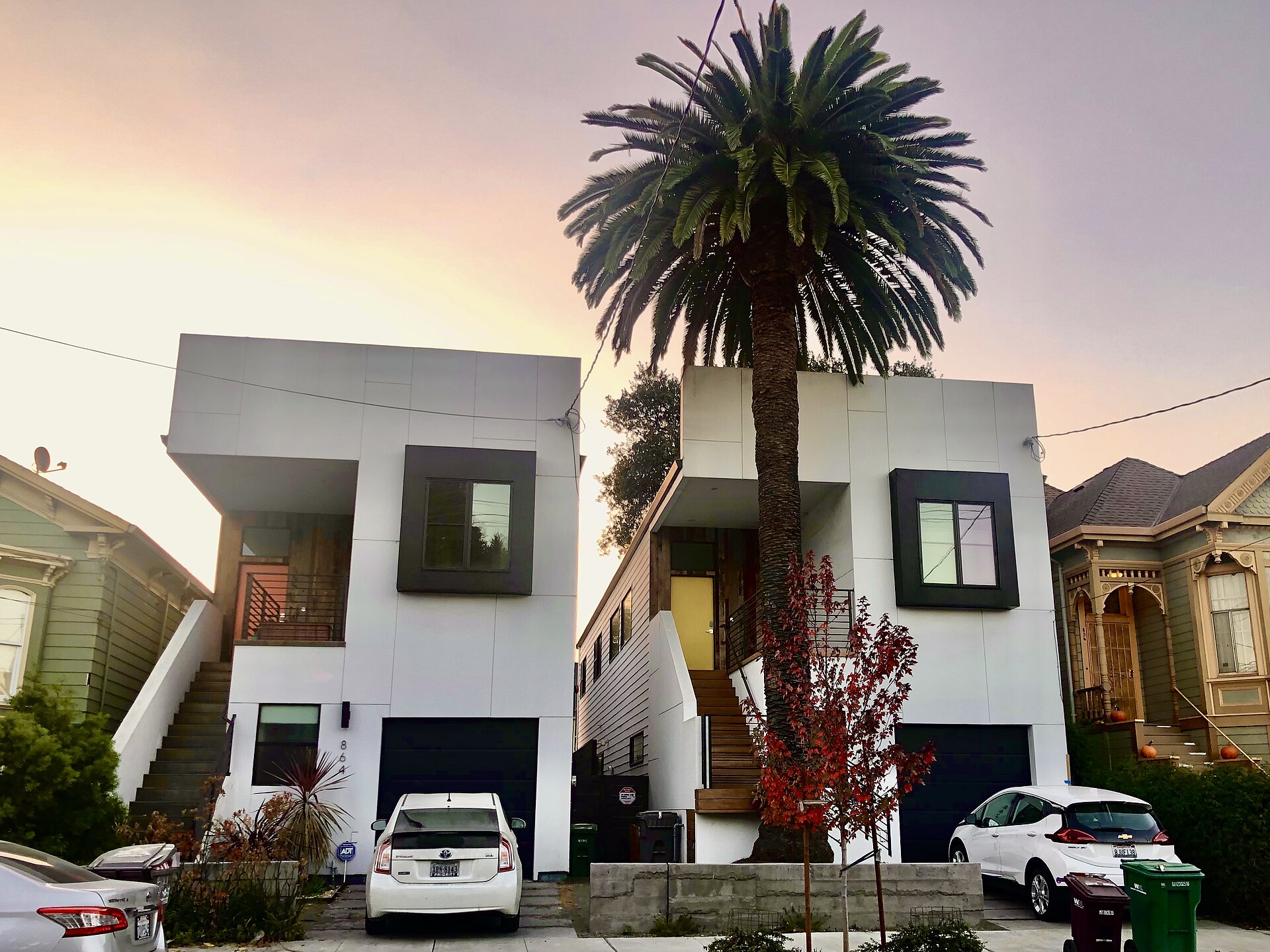 Prescott neighborhood streetscape in West Oakland